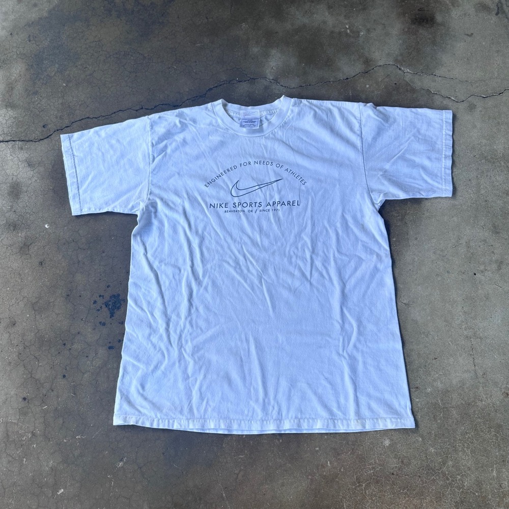 Nike T-Shirt Mens Medium White Good Vintage Graphic Swoosh Athletic Tee